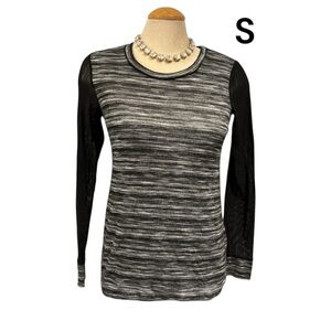 COPY - SIMPLY VERA VERA WANG Sweater Top Size S Long Sheer Sleeves Raw Hem